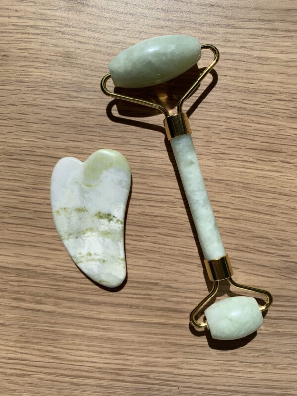 Set Masajeadores Jade: Roller +Gua Sha